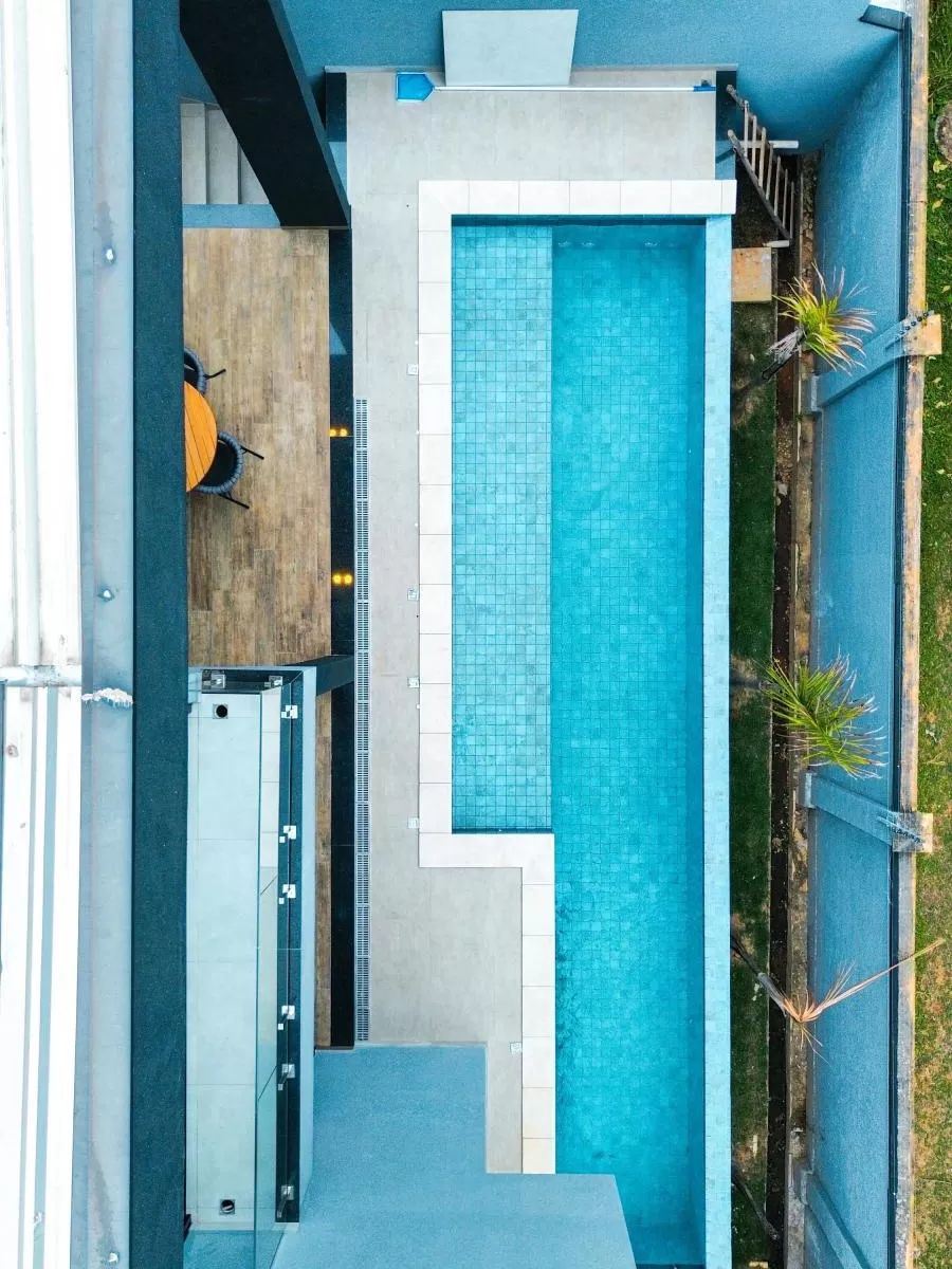 Sobrado à Venda na Modalide de Porteira Fechada com 4 suítes, banheira de imersão e piscina de borda infinita, 328m² em Votorantim/SP no Condomínio Alphaville Nova Esplanada