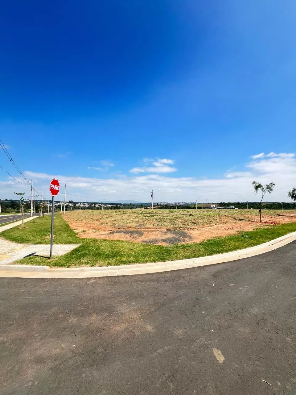 Terreno De Esquina à Venda com ótima topografia, 361m² no Condomínio Terras Alpha em Votorantim/SP 