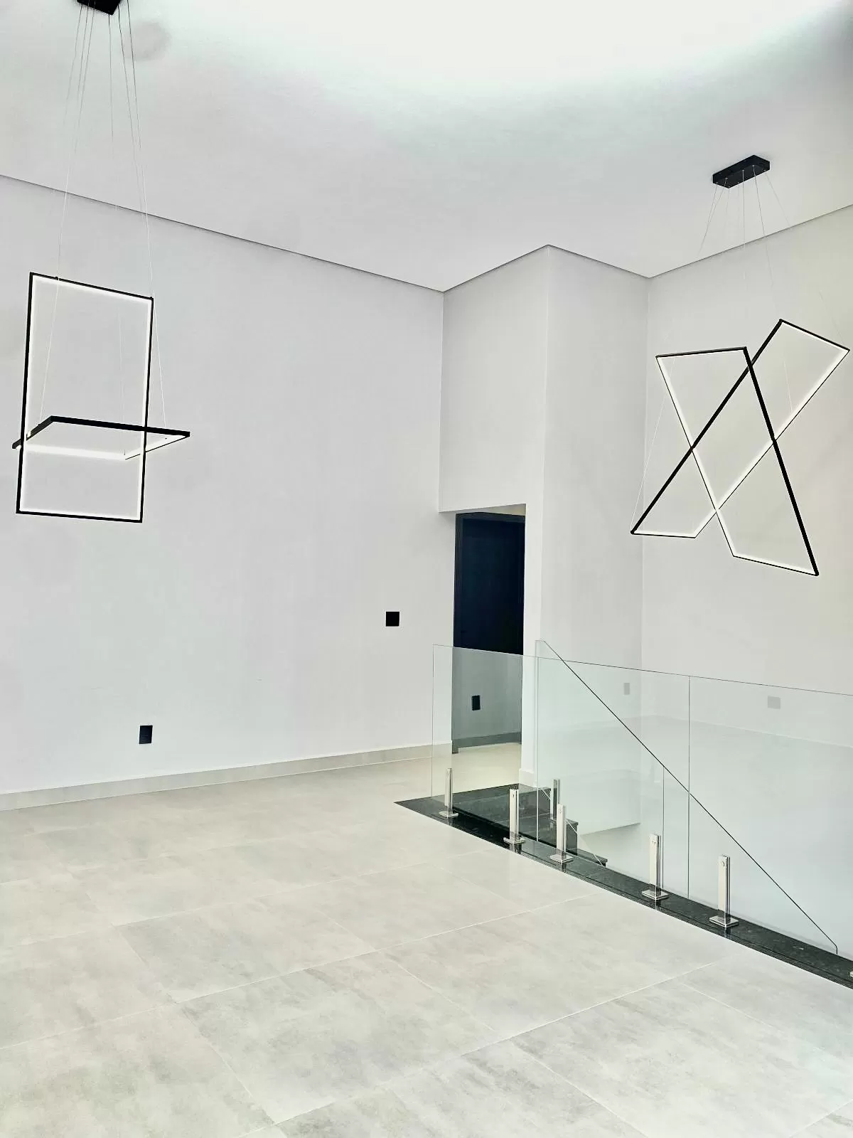 Casa à Venda com 3 suítes, escritório e área gourmet com piscina e churrasqueira, 260m² no Condomínio Aldeia da Mata em Votorantim/SP