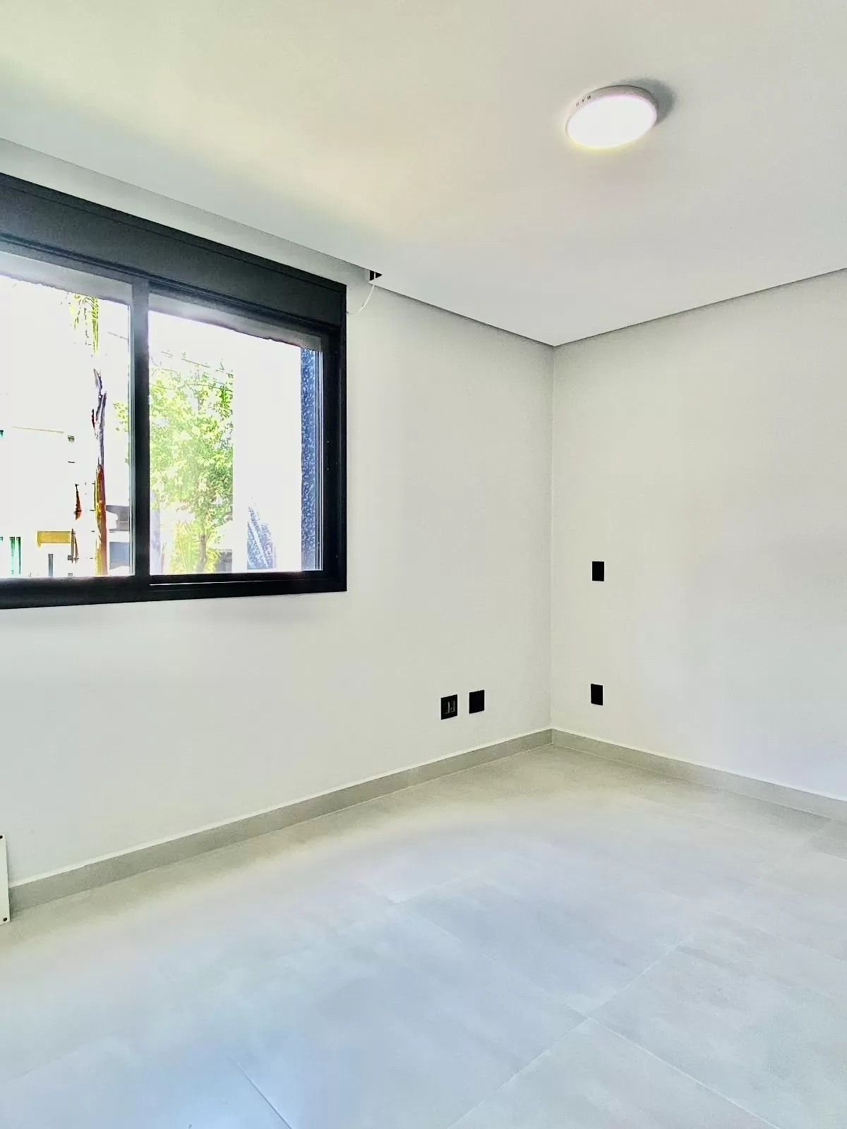 Casa à Venda com 3 suítes, escritório e área gourmet com piscina e churrasqueira, 260m² no Condomínio Aldeia da Mata em Votorantim/SP