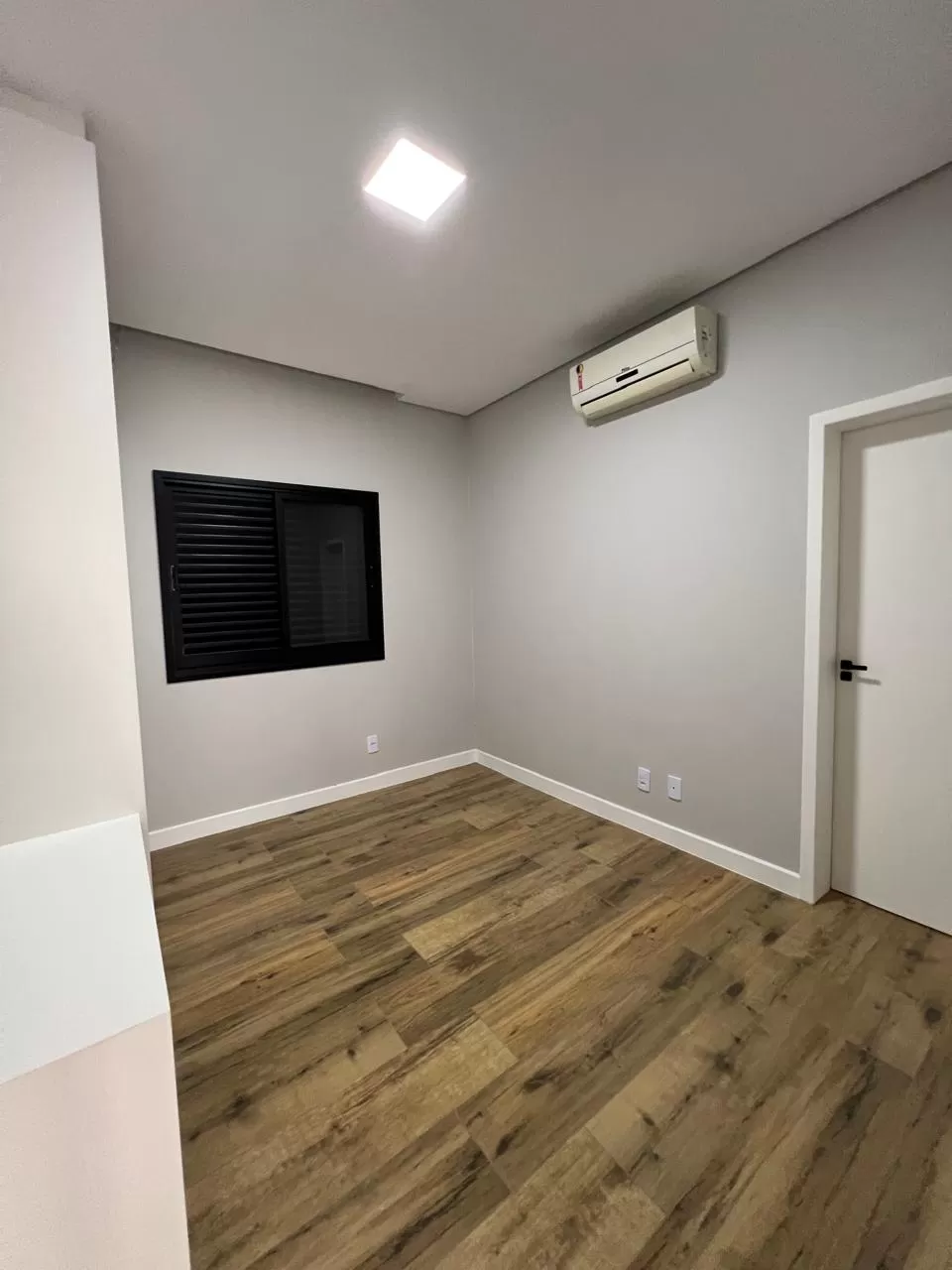 Casa Térrea à Venda com 3 suítes e piscina, 253m² em Votorantim/SP no Condomínio Alphaville Nova Esplanada