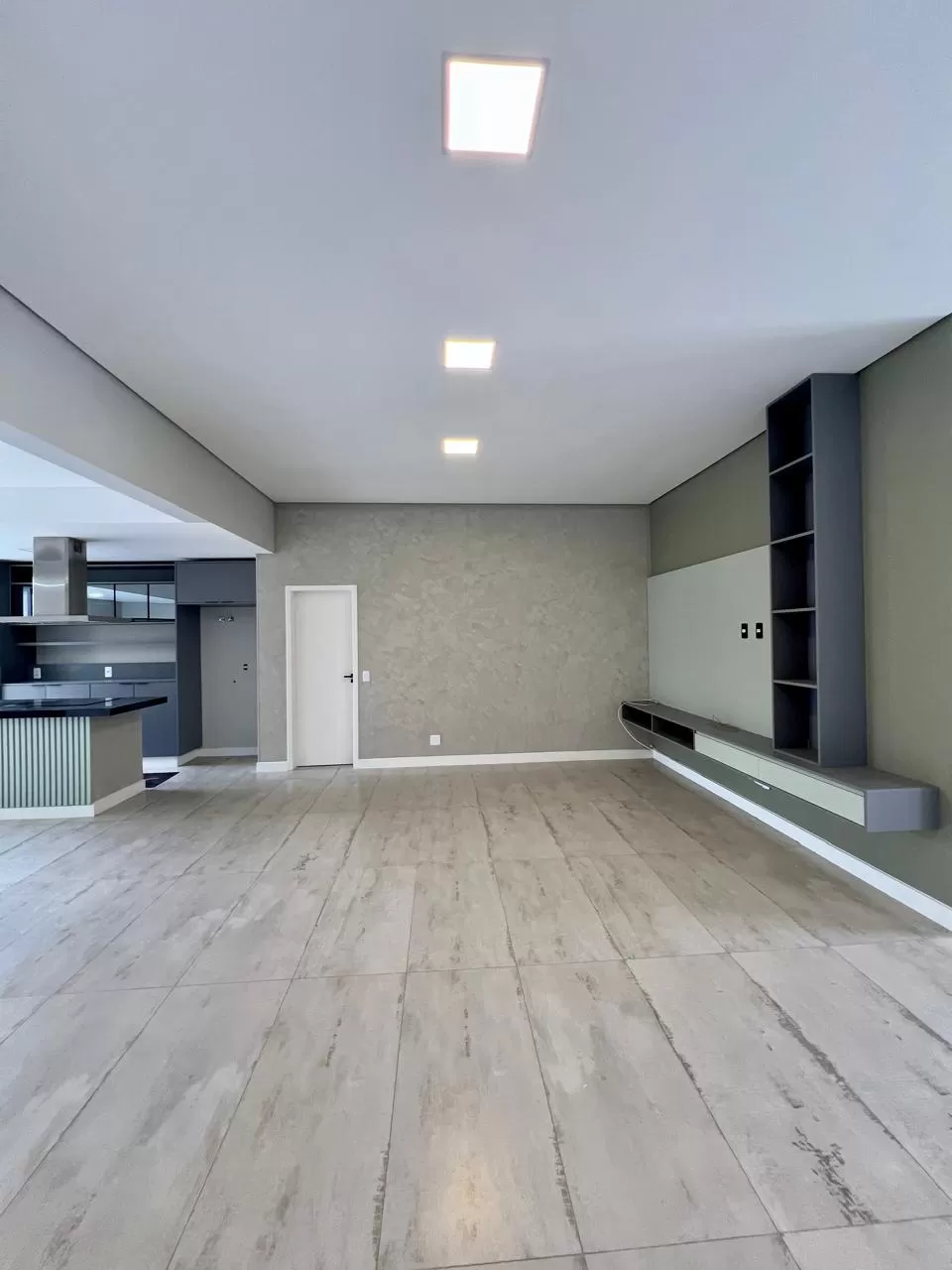 Casa Térrea à Venda com 3 suítes e piscina, 253m² em Votorantim/SP no Condomínio Alphaville Nova Esplanada
