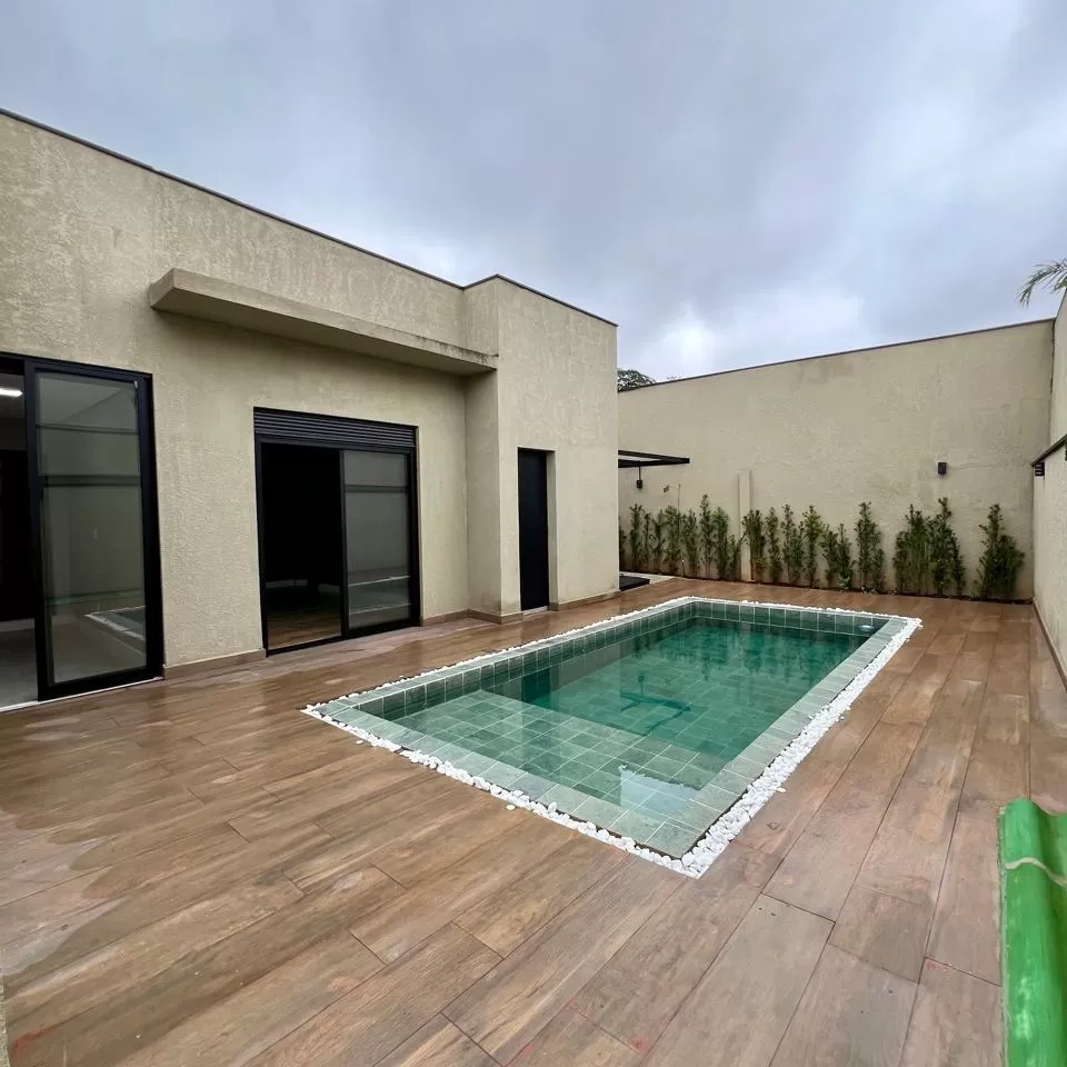 Casa Térrea à Venda com 3 suítes e piscina, 253m² em Votorantim/SP no Condomínio Alphaville Nova Esplanada