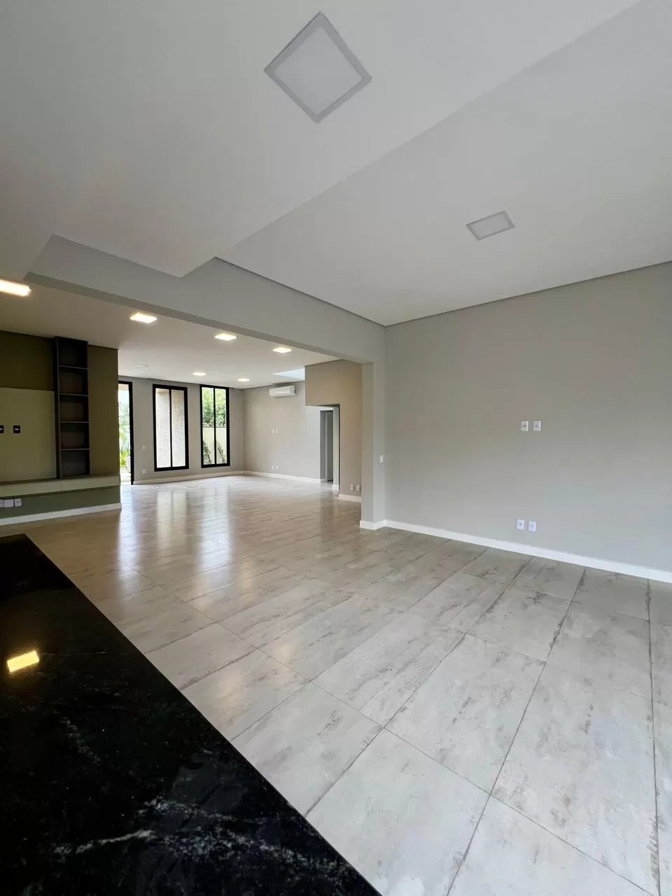 Casa Térrea à Venda com 3 suítes e piscina, 253m² em Votorantim/SP no Condomínio Alphaville Nova Esplanada