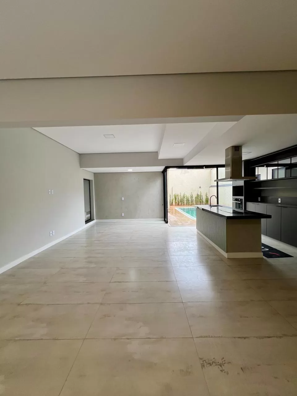 Casa Térrea à Venda com 3 suítes e piscina, 253m² em Votorantim/SP no Condomínio Alphaville Nova Esplanada