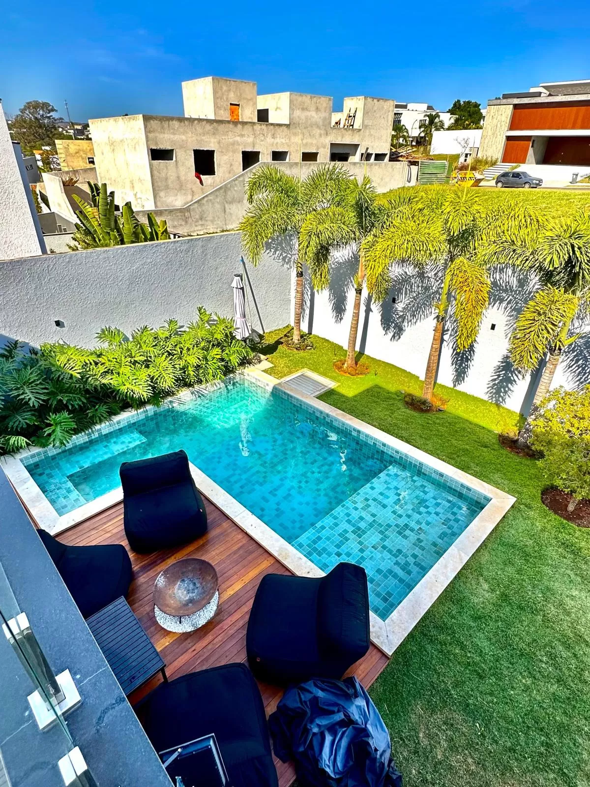 Casa Mobiliada à Venda com 4 quartos sendo 3 suítes e piscina aquecida, 315m² em Votorantim/SP no Condomínio Alphaville Nova Esplanada