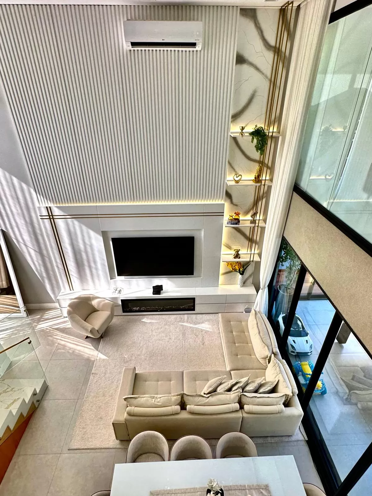 Casa Mobiliada à Venda com 4 quartos sendo 3 suítes e piscina aquecida, 315m² em Votorantim/SP no Condomínio Alphaville Nova Esplanada
