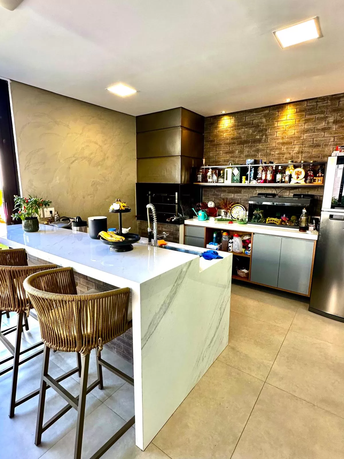 Casa Mobiliada à Venda com 4 quartos sendo 3 suítes e piscina aquecida, 315m² em Votorantim/SP no Condomínio Alphaville Nova Esplanada
