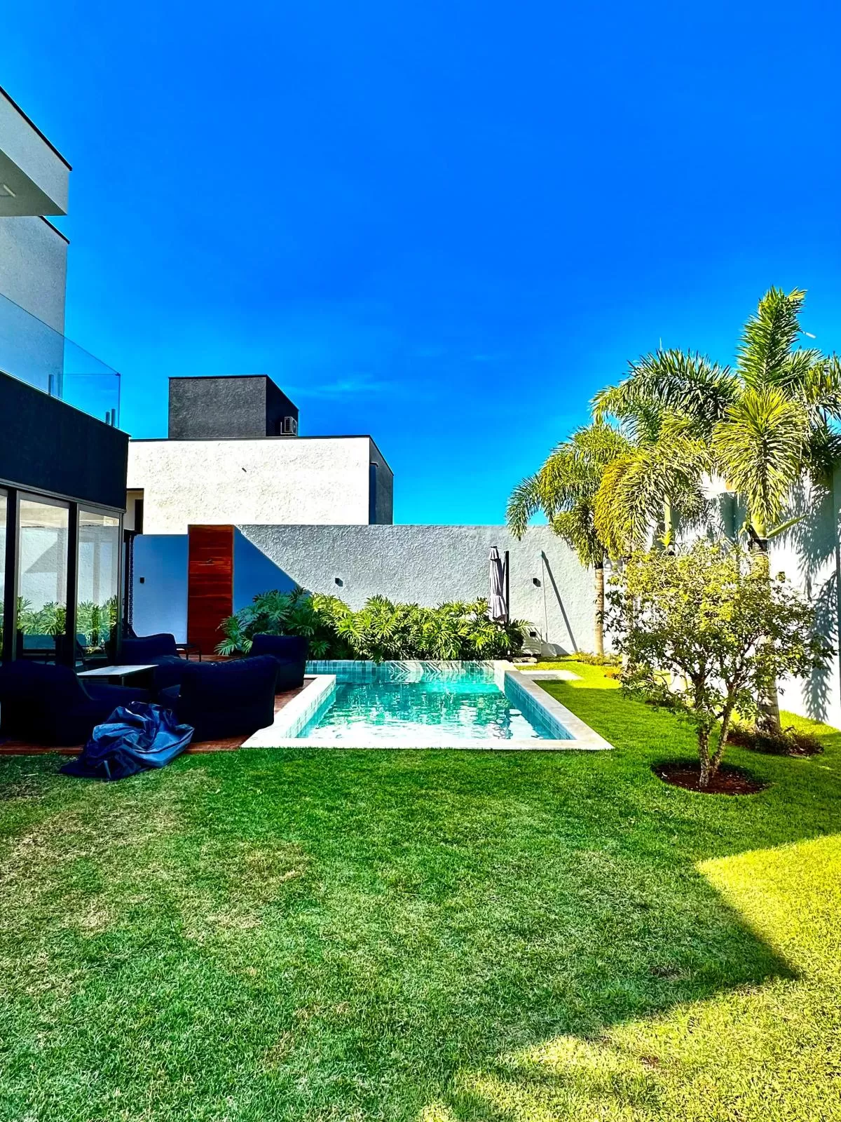 Casa Mobiliada à Venda com 4 quartos sendo 3 suítes e piscina aquecida, 315m² em Votorantim/SP no Condomínio Alphaville Nova Esplanada