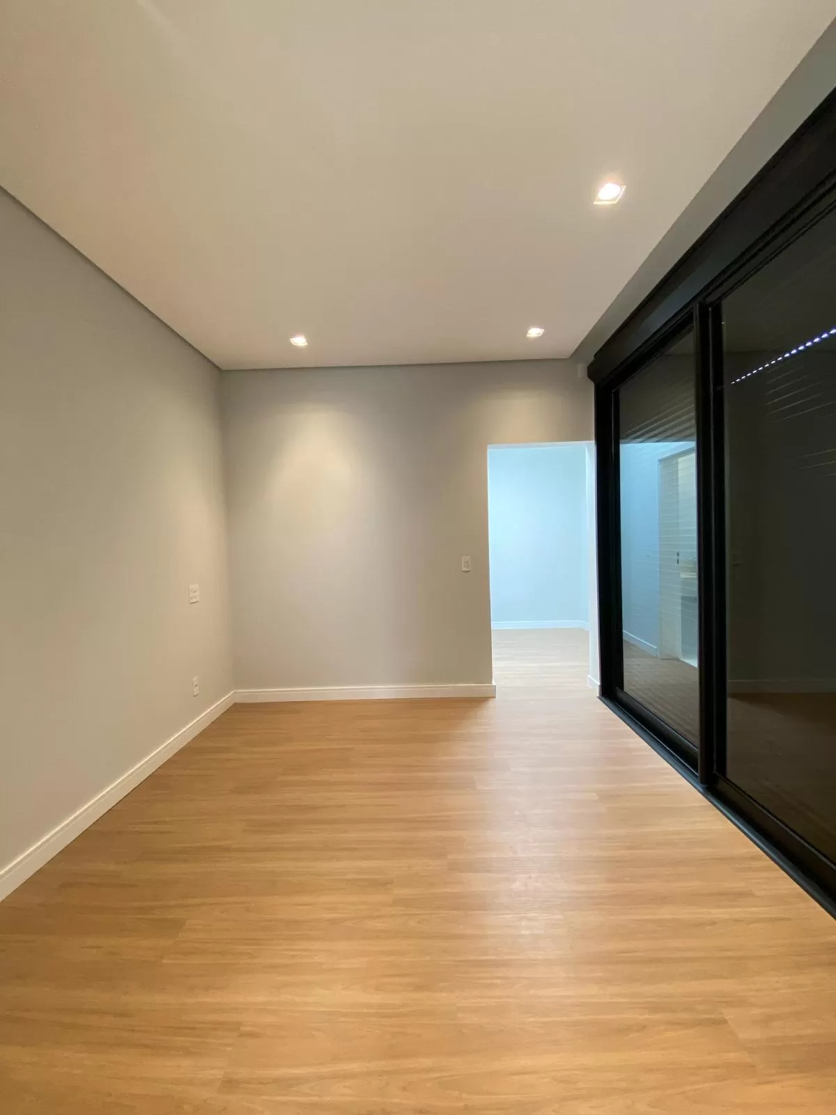 Sobrado à Venda com 3 suítes, escritório e piscina, 406m² em Votorantim/SP no Condomínio Alphaville Nova Esplanada
