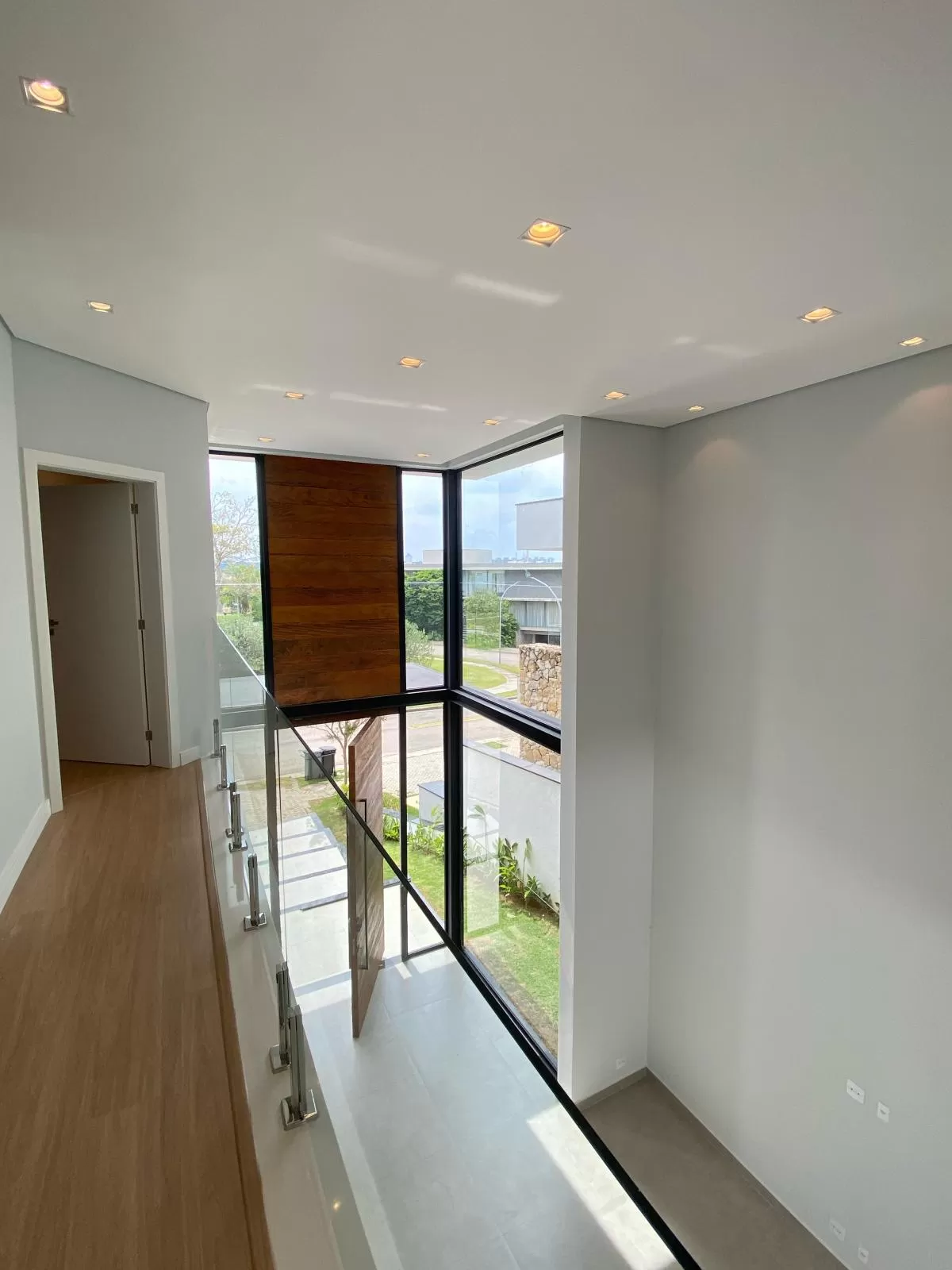Sobrado à Venda com 3 suítes, escritório e piscina, 406m² em Votorantim/SP no Condomínio Alphaville Nova Esplanada