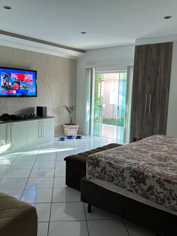Casa Térrea à Venda no Condomínio Vale do Lago em Sorocaba/SP
