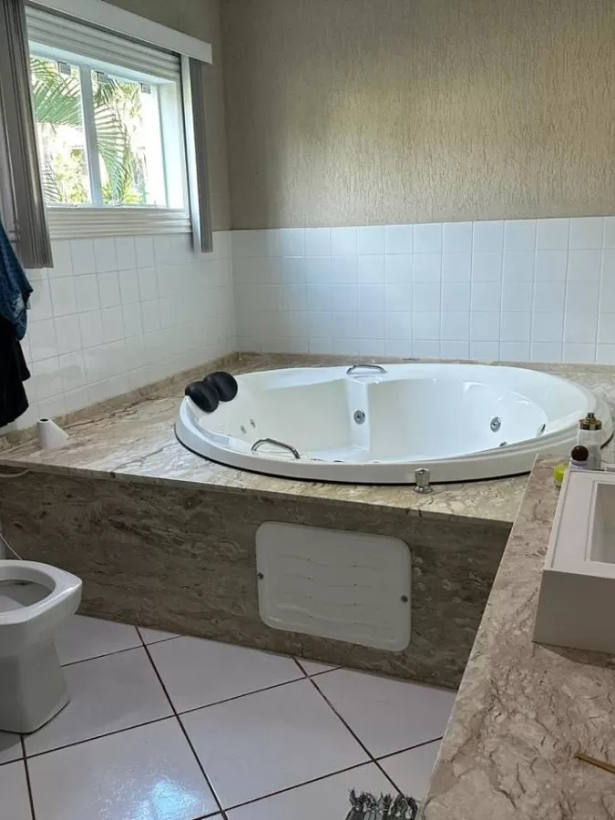 Casa Térrea à Venda no Condomínio Vale do Lago em Sorocaba/SP