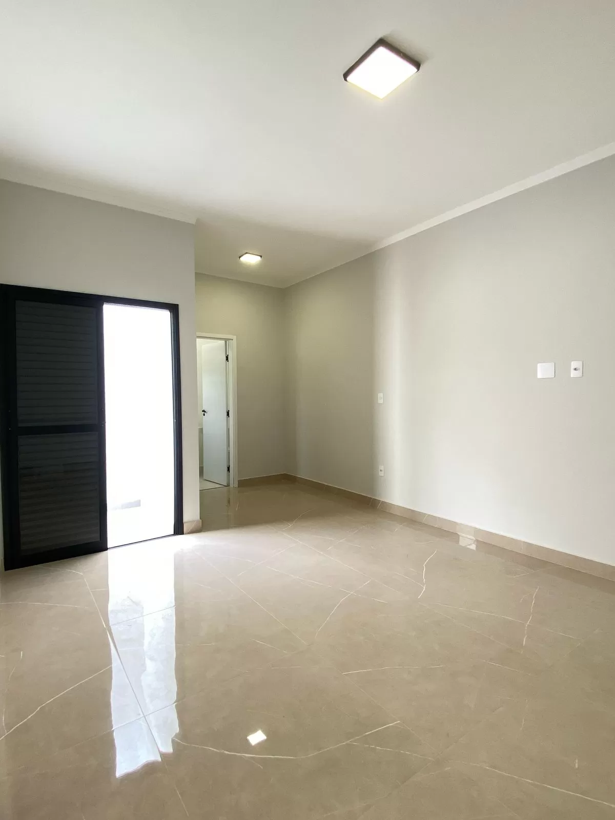 Casa à Venda no Condomínio Villagio Wanel em Sorocaba/SP