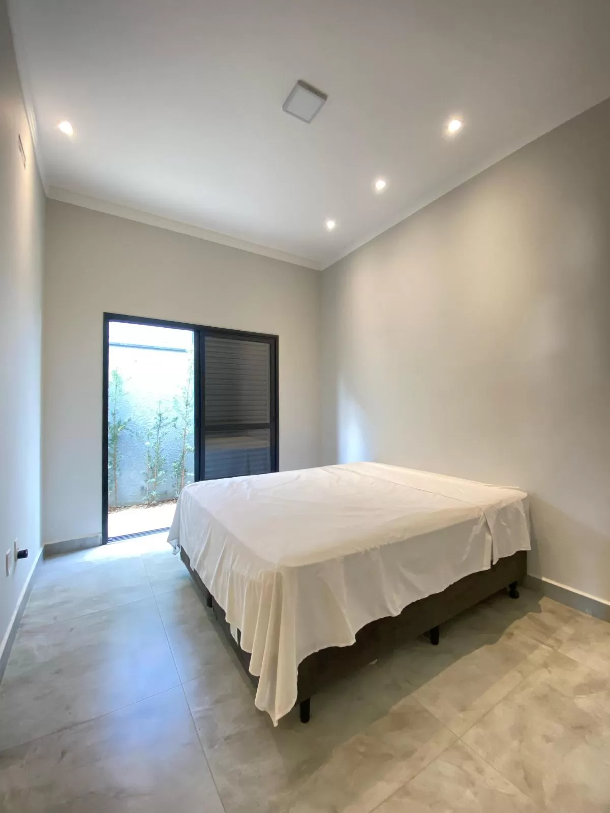 Casa à Venda com 3 suítes, escritório, piscina e banheira de hidromassagem, 243m² em Votorantim/SP no Condomínio Alphaville Nova Esplanada