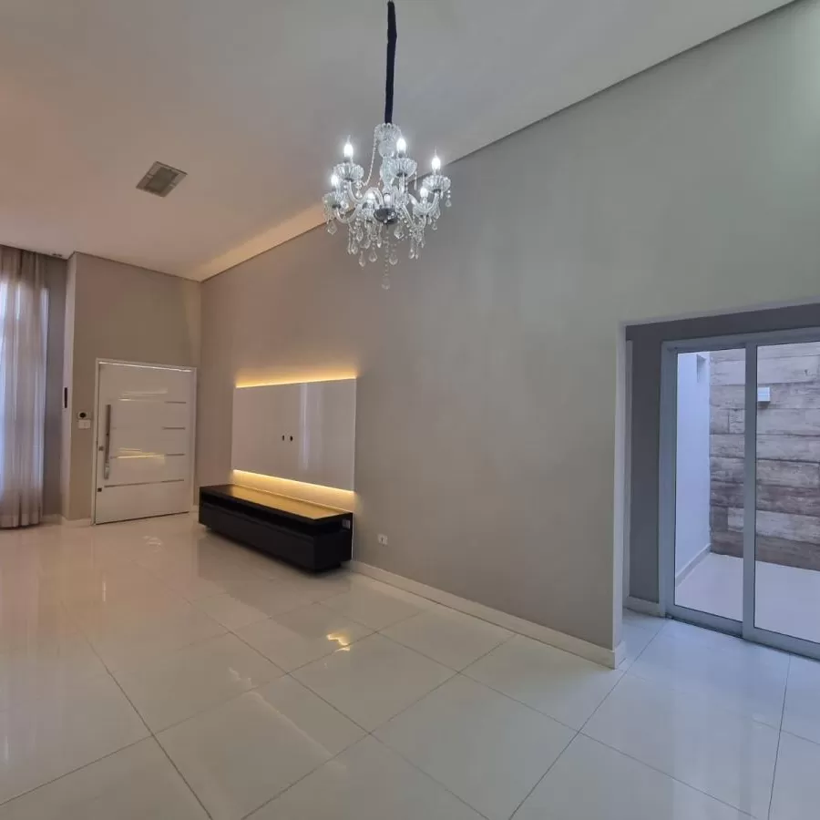 Casa à Venda no Condomínio Terras de São Francisco em Sorocaba/SP