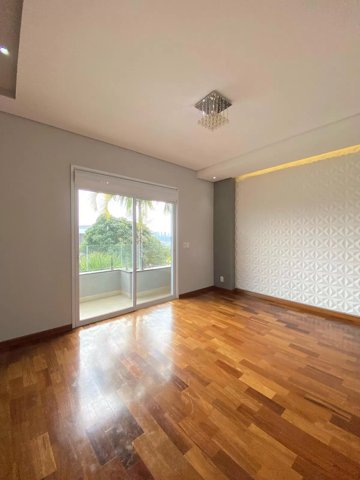 Sobrado à Venda com 4 suítes, escritório e piscina aquecida, 400m² em Votorantim/SP no Condomínio Alphaville Nova Esplanada