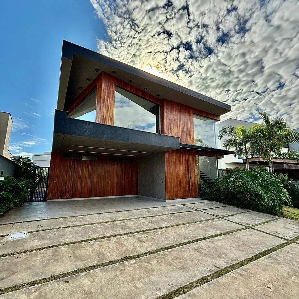 Sobrado à Venda com 4 suítes, móveis planejados e sala de home-theater, 342m² no Condomínio Alphaville Nova Esplanada 4 em Votorantim/SP