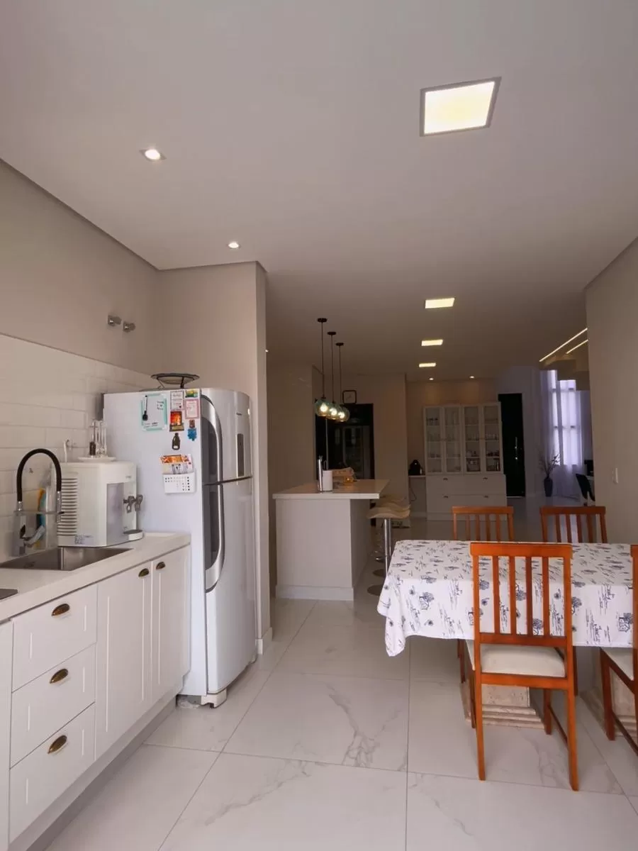 Casa à Venda com 4 suítes, piscina privativa e área gourmet com churrasqueira, 330m² no Condomínio Cyrela Landscape em Votorantim/SP