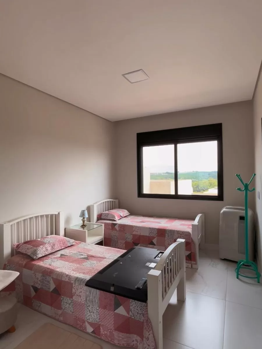Casa à Venda com 4 suítes, piscina privativa e área gourmet com churrasqueira, 330m² no Condomínio Cyrela Landscape em Votorantim/SP