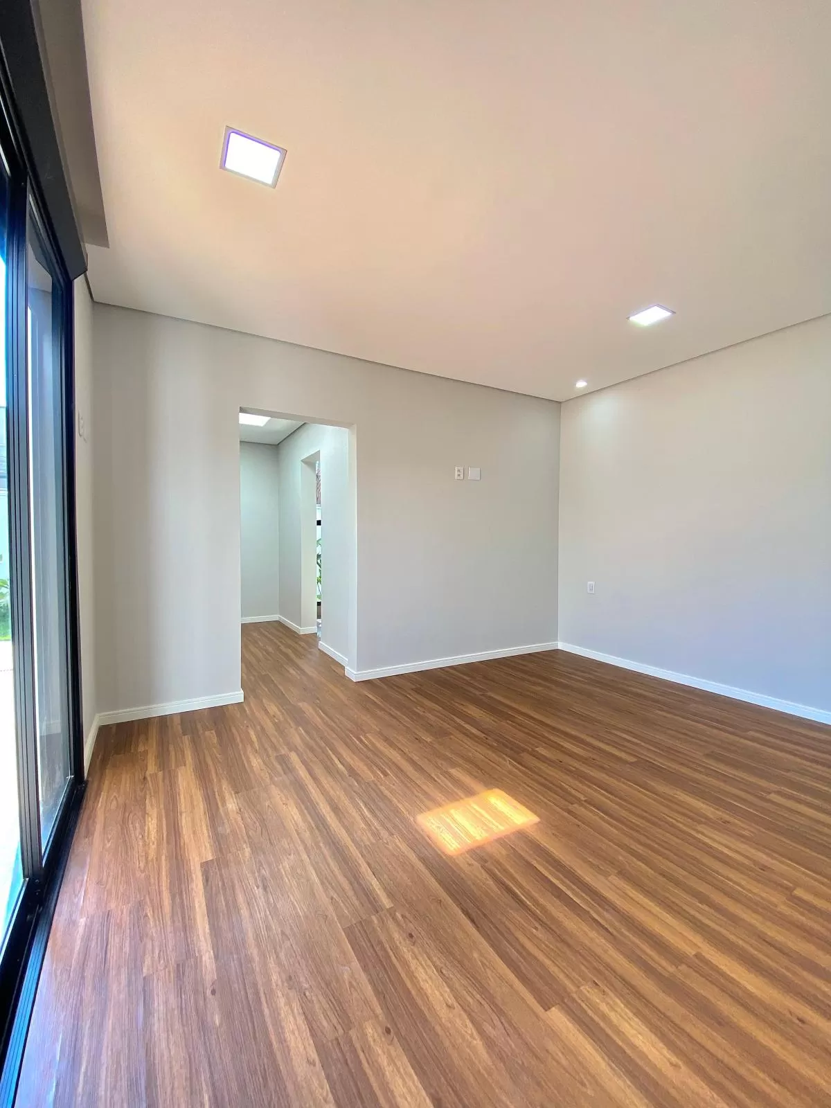 Casa à Venda com 3 suítes, escritório e piscina, 250m² em Votorantim/SP no Condomínio A