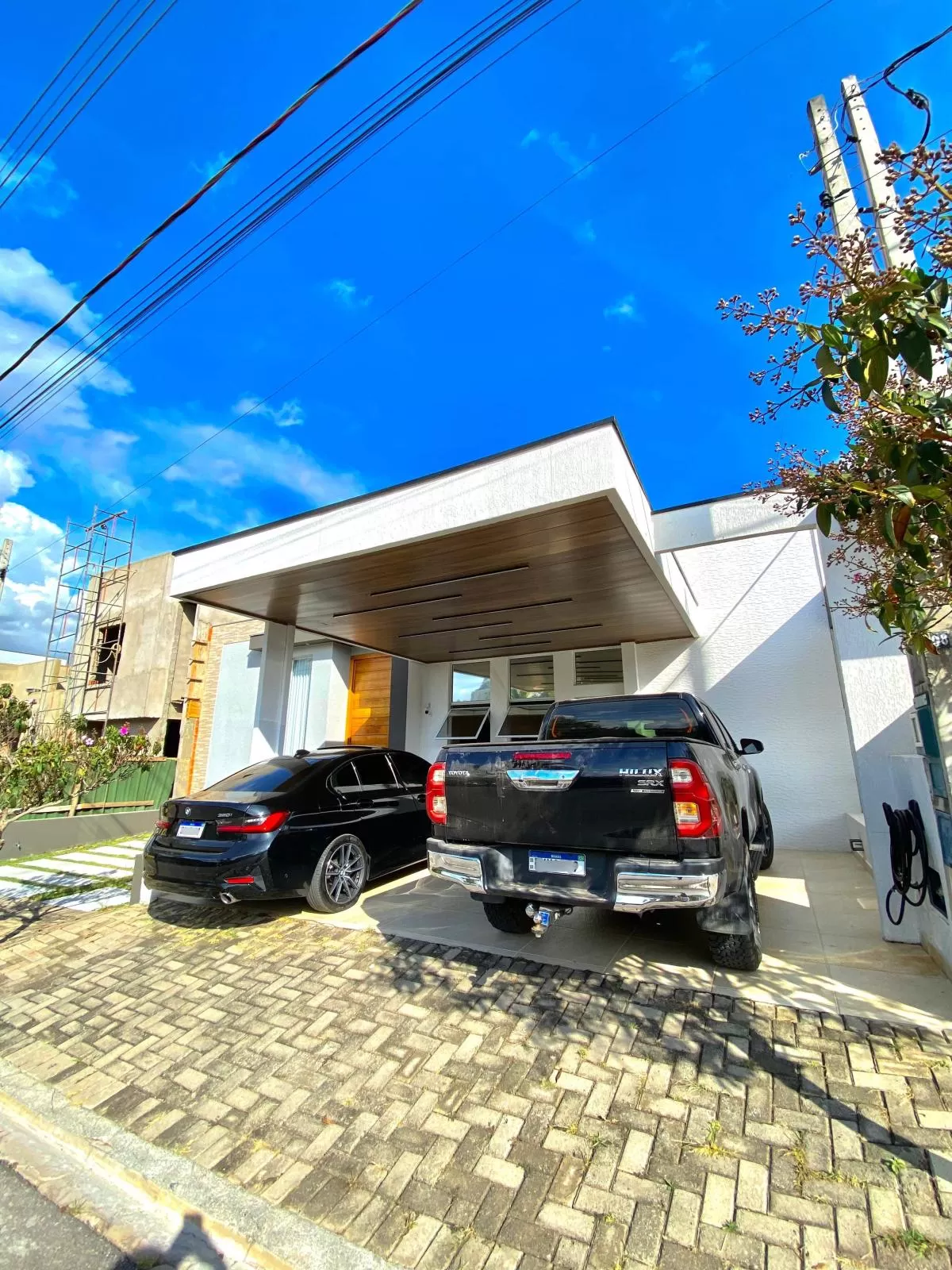 Casa à Venda com 2 dormitórios, móveis planejados e churrasqueira, 100m² no Condomínio Vale Azul em Votorantim/SP