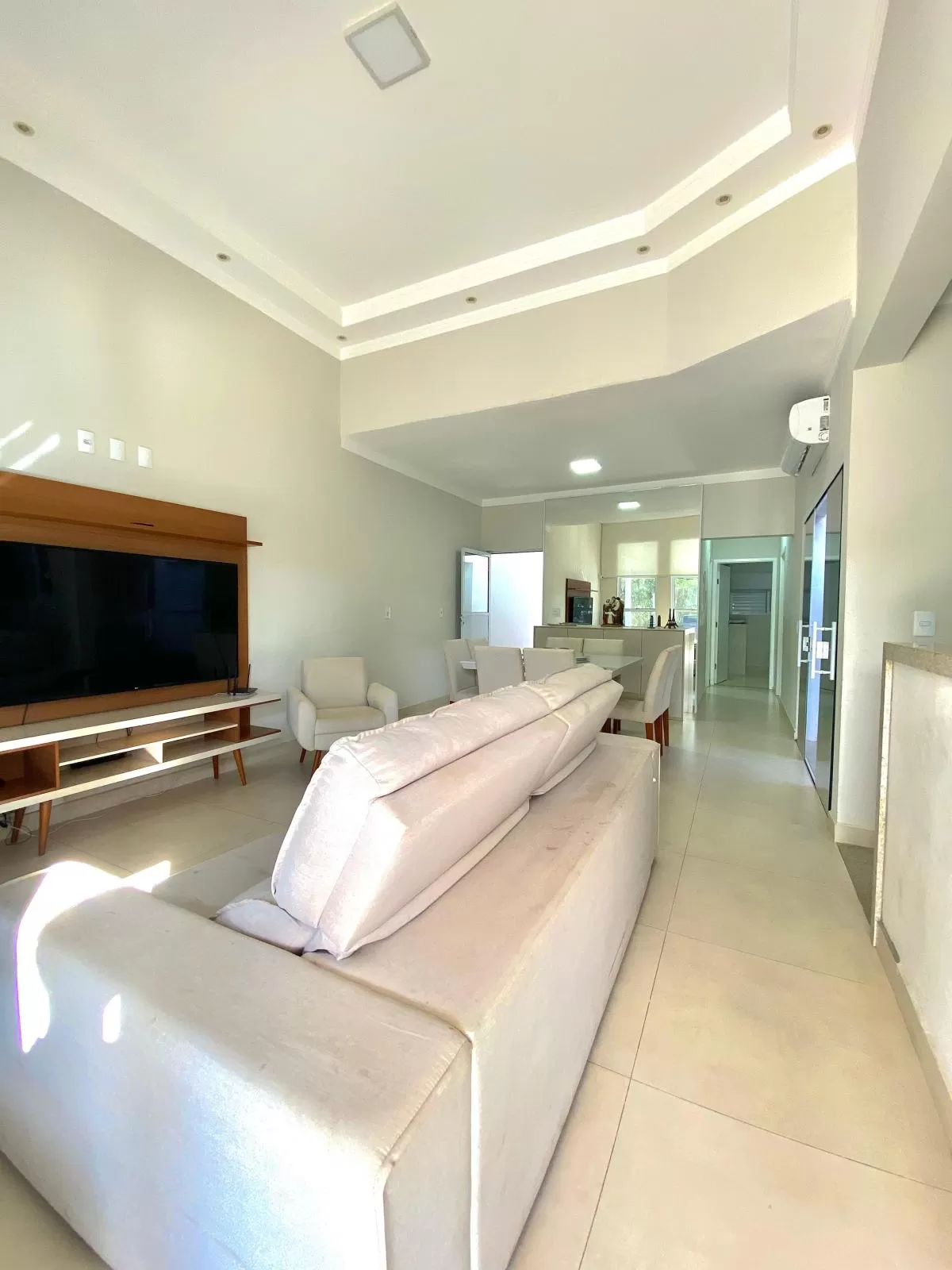 Casa à Venda com 2 dormitórios, móveis planejados e churrasqueira, 100m² no Condomínio Vale Azul em Votorantim/SP