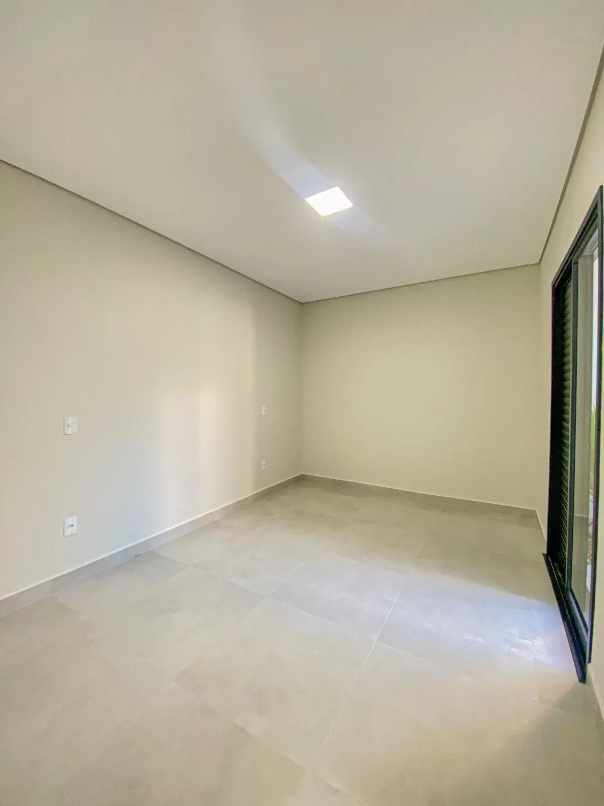 Casa Térrea à Venda no Condomínio Residencial Jardim