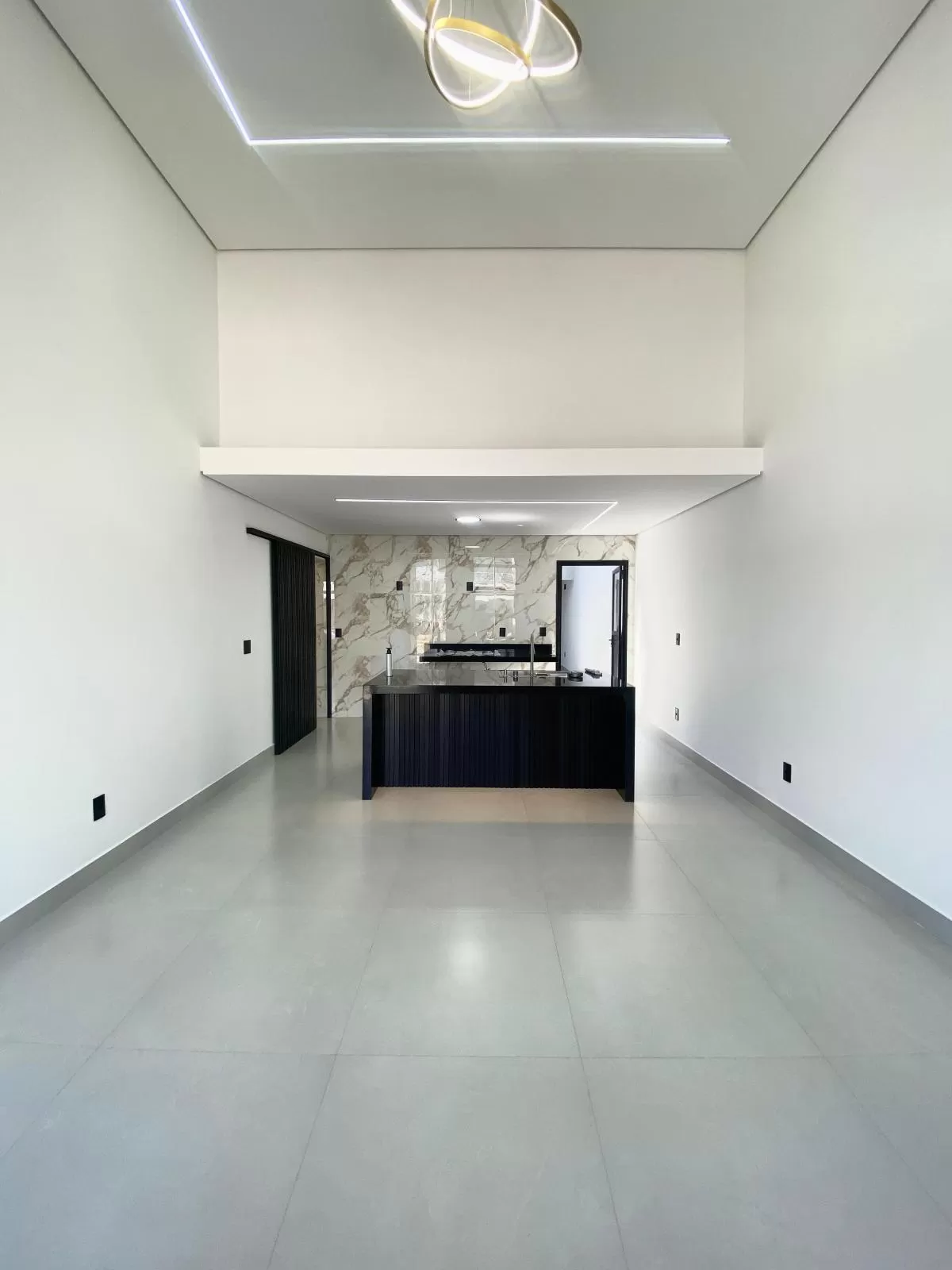 Casa Térrea à Venda com 3 quartos sendo 1 suíte e área gourmet com churrasqueira, 108m² em Sorocaba/SP no Condomínio Terras de São Francisco